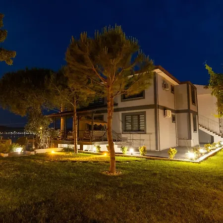 Select Cunda - Sea View With Garden 1 Bedroom At Cunda Island *