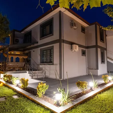 Select Cunda - Sea View With Garden 1 Bedroom At Cunda Island *